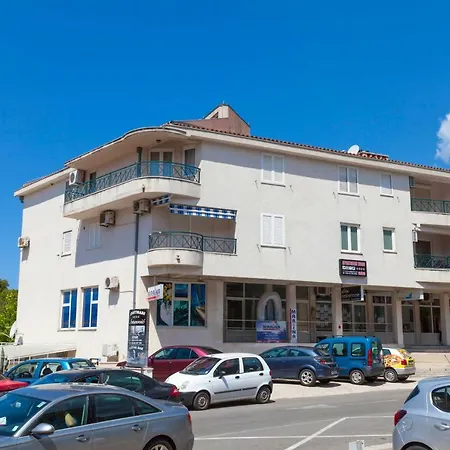 Апартаменты Beach *